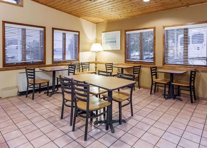 Days Inn By Wyndham West Allis/Milwaukee